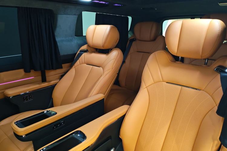 Used Geely Galaxy LEVC L380 2024 140-Degree 6-Seater All-Wheel-Drive Ultra