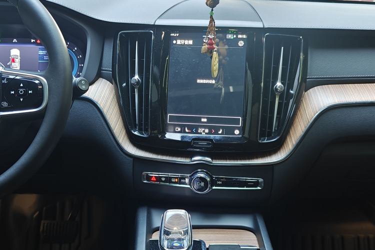 Used Volvo XC60 2025 B5 Four-Wheel Drive Smart & Advanced Luxury Edition