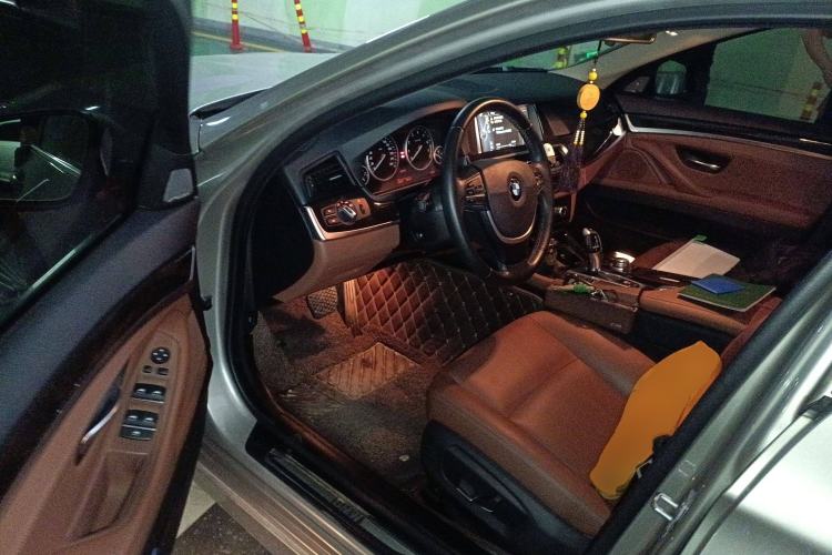 Used BMW 5 Series 2014 525Li Leading Model
