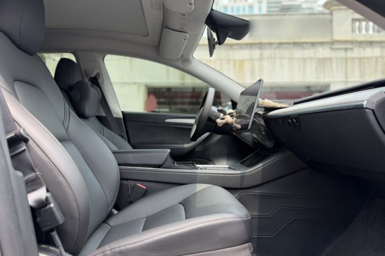 Used Tesla Model Y 2024 Long-Range All-Wheel-Drive Version
