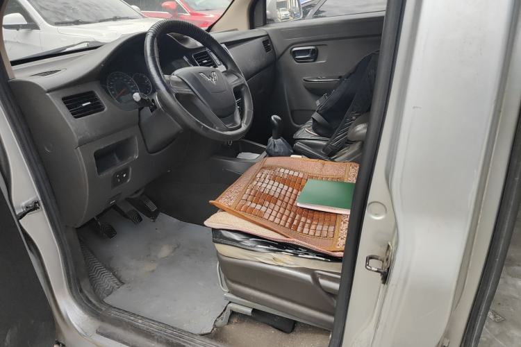 Used Wuling Rongguang V 2016 1.2L Standard Version Left Front Seat
