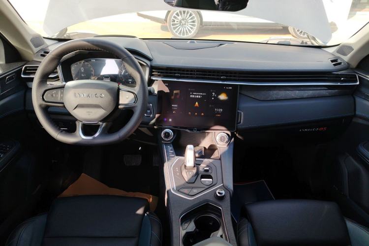 Used Lynk & Co 05 2020 2.0TD Two-Wheel Drive Shine Halo
