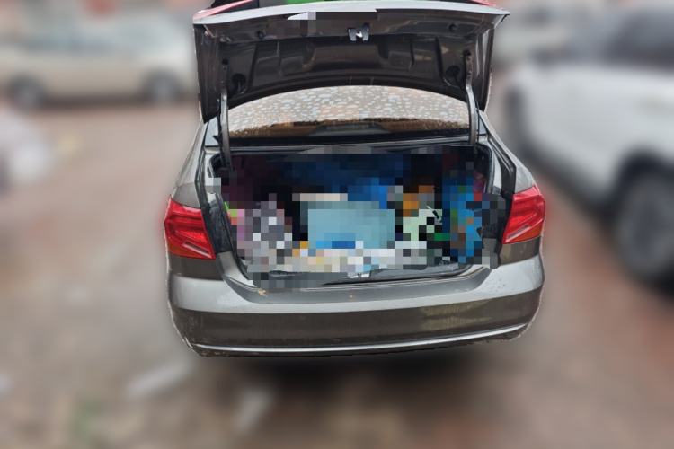 Used Volkswagen Jetta 2017 1.5L Manual Fashion Edition Trunk