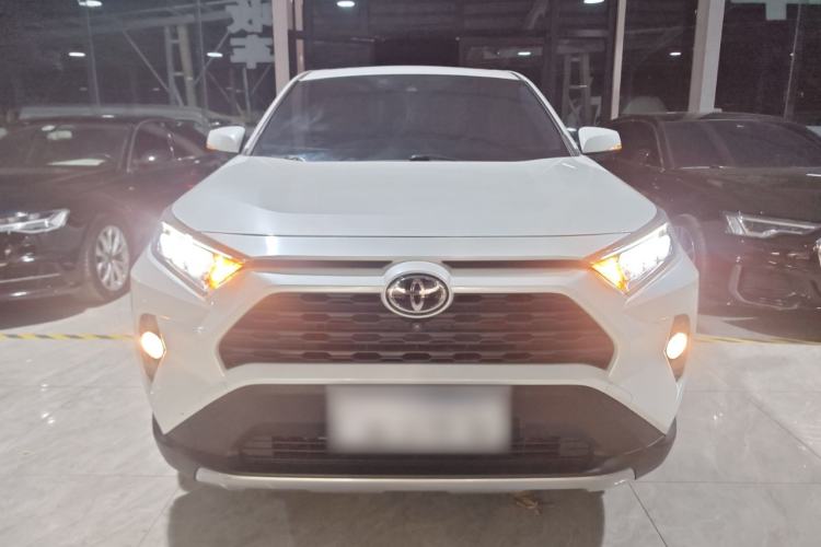 Used Toyota RAV4 2021 2.0L CVT Two-Wheel Drive Fashion Edition
