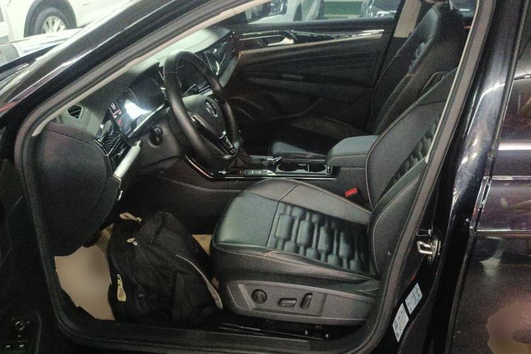 Used Volkswagen Passat 2019 330TSI Elite Edition China VI Left Front Seat