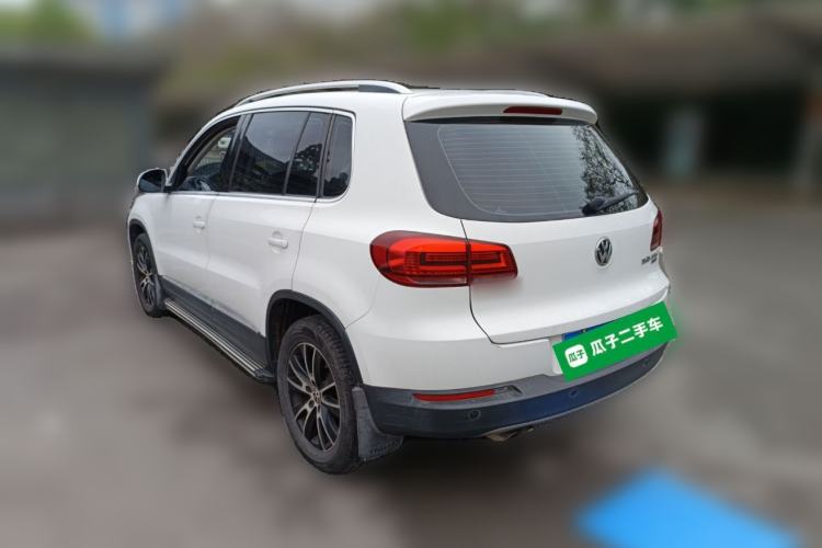 Used Volkswagen Tiguan 2015 2.0 TSI Automatic All-Wheel Drive Luxury Edition Rear Left 45 Deg