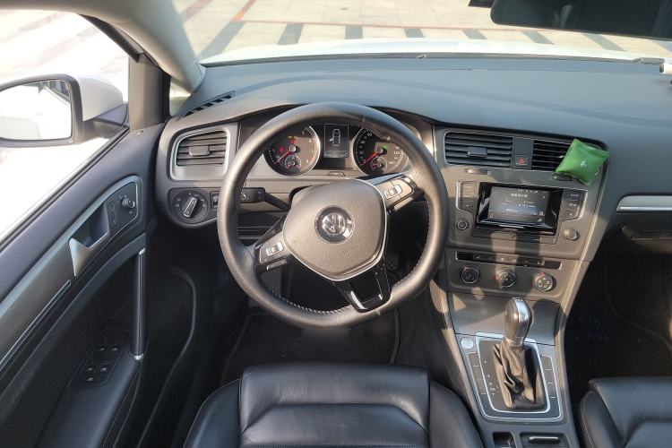 Used Volkswagen Golf 2016 230TSI Automatic Luxury Version