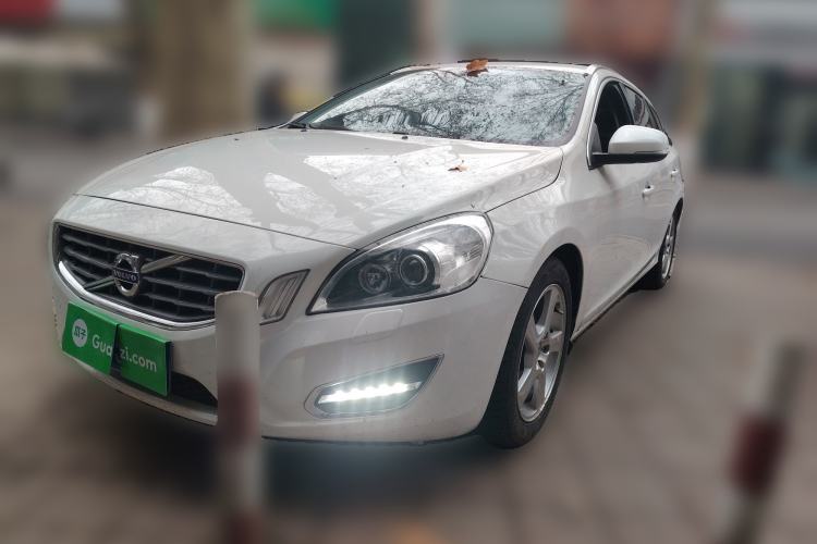 Used Volvo V60 2013 T5 Comfort Edition