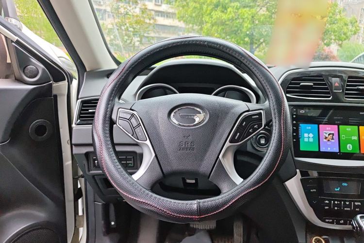 Used GAC Trumpchi GS5 Super 2015 1.8T Automatic Two-Wheel Drive Luxury Edition Steering Wheel
