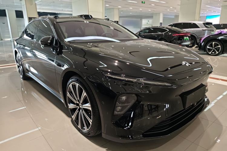 Used Nio ET7 2024 75 kWh Executive Signature Edition Front Right 45 Deg