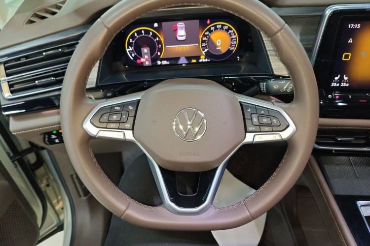 Used Volkswagen Viloran 2024 330TSI Luxury Edition
