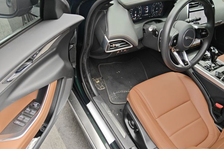 Used Jaguar XEL 2024 2.0T 250 PS R-DYNAMIC S Advanced Sport Edition Driver Seat