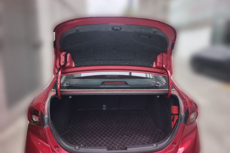 Used Mazda 3 Axela 2016 Sedan 1.5L Automatic Luxury Model