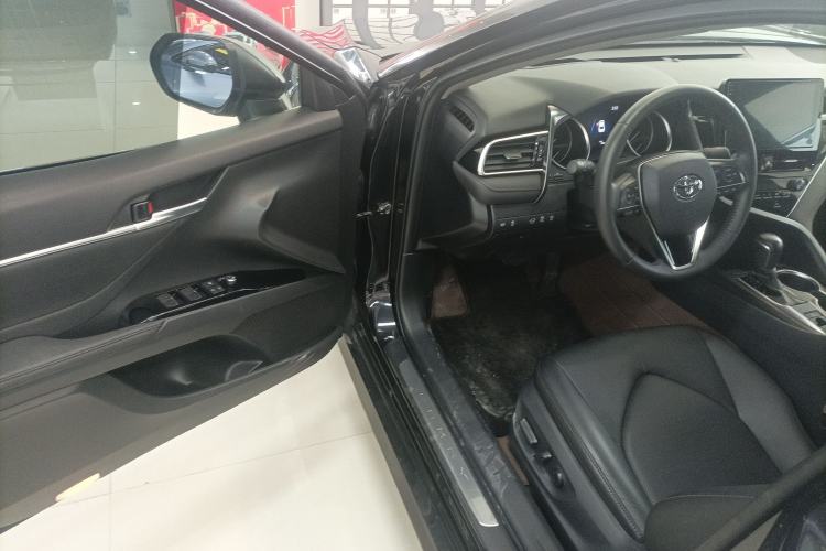 Used Toyota Camry 2021 2.0G Luxury Edition
