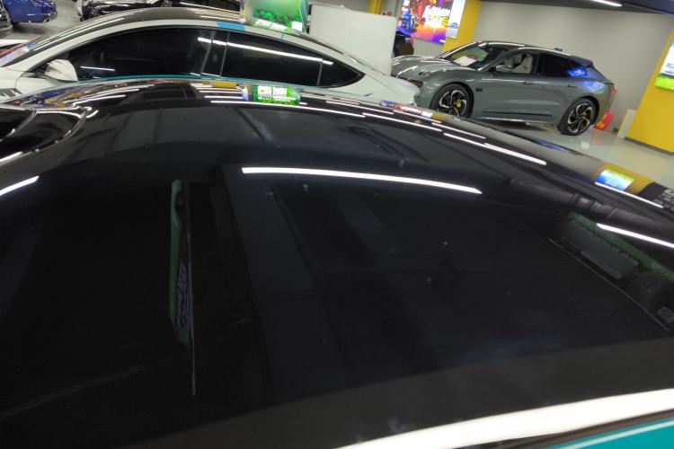 Used Xiaomi Auto SU7 2024 Four-Wheel Drive Ultra-Long Range Advanced Intelligent Driving Max Edition Roof