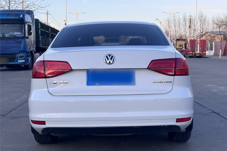 Used Volkswagen Sagitar 2015 1.6L Automatic Fashion Model
