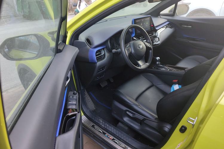 Used Toyota C-HR 2018 2.0L Leading Edition China V-standard
