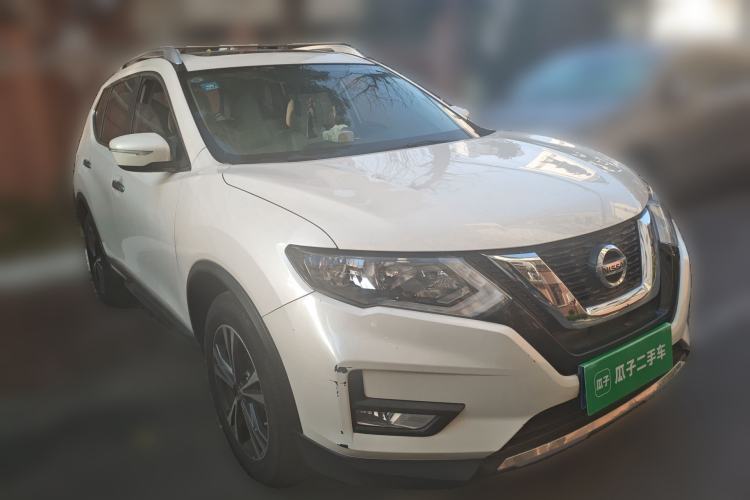 Used Nissan X-Trail 2017 2.5L CVT Leading Edition 4WD Front Right 45 Deg