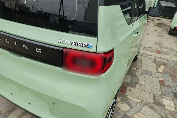 Used Wuling Hongguang MINIEV 2022 Macaron Premium Model – Lithium Iron Phosphate Right Rear Taillight
