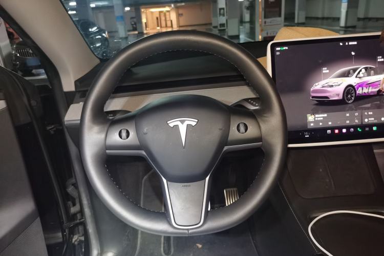 Used Tesla Model Y 2023 Rear-Wheel-Drive Version
