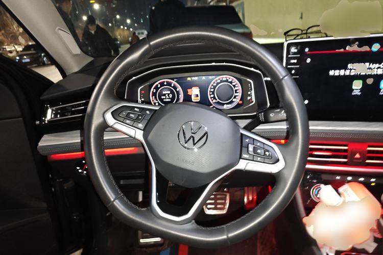 Used Volkswagen Sagitar 2023 300TSI DSG Excellence Edition Steering Wheel