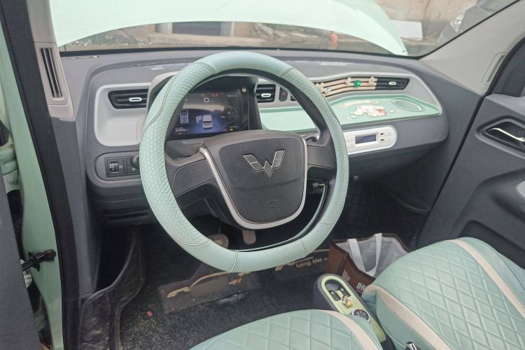 Used Wuling Hongguang MINIEV 2021 Macaron Sandwich Model 120 km Lithium NMC