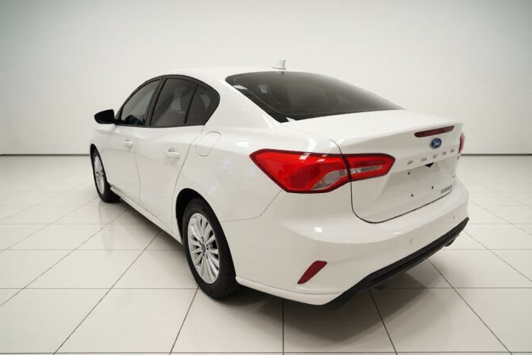 Used Ford Focus 2020 Sedan EcoBoost 180 Automatic Trend Edition Exterior 2