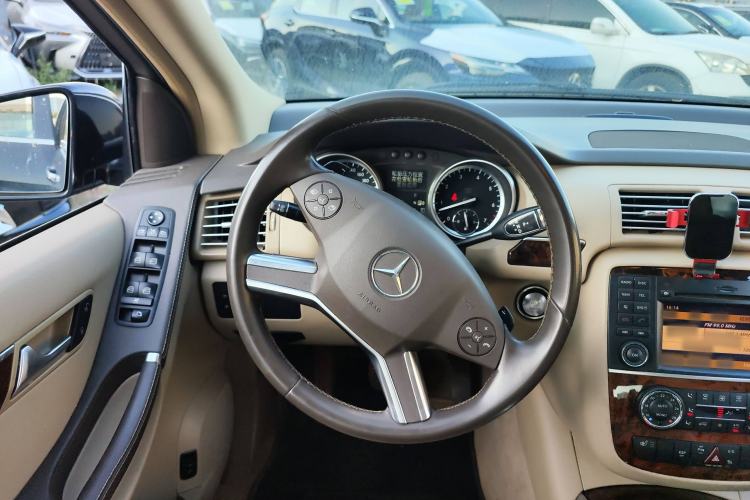 Used Mercedes-Benz R-Class 2010 R 350 L 4MATIC