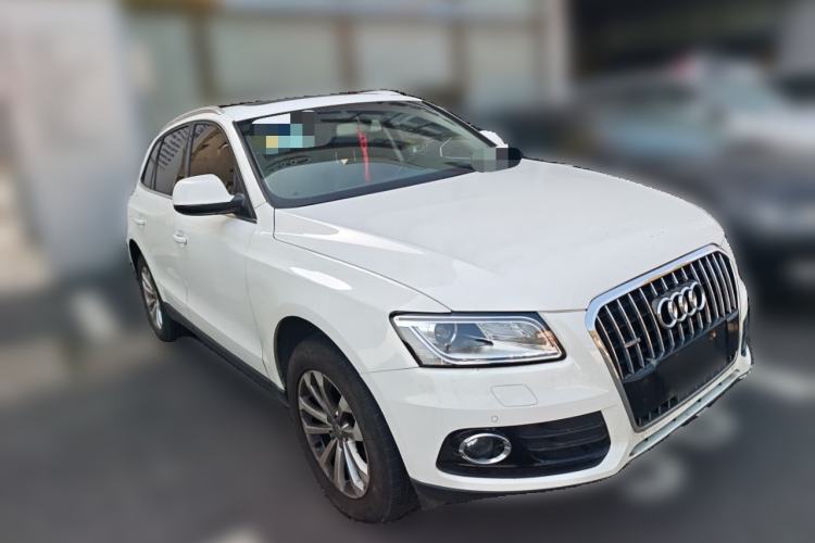 Used Audi Q5 2013 40 TFSI Technology Edition Front Right 45 Deg