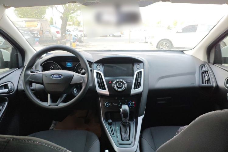 Used Ford Focus 2015 Hatchback 1.6L Automatic Comfort Model Center Console