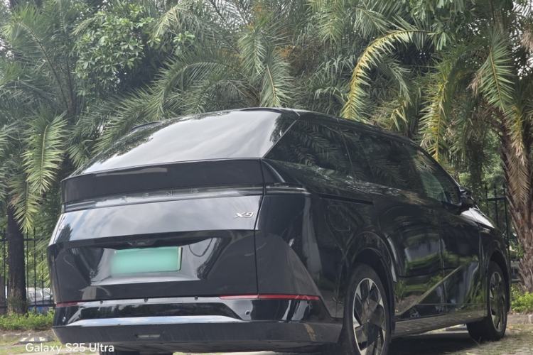 Used XPeng X9 2024 702 Ultra-Long Range Max Exterior 1