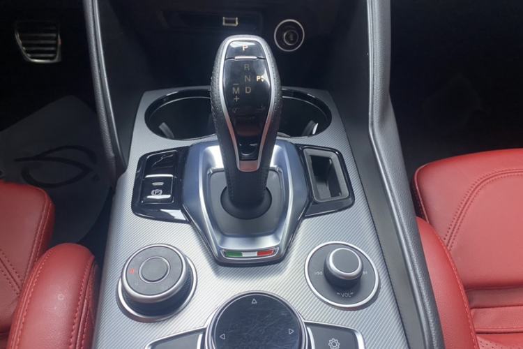 Used Alfa Romeo Giulia 2023 2.0T 280HP Track Edition
