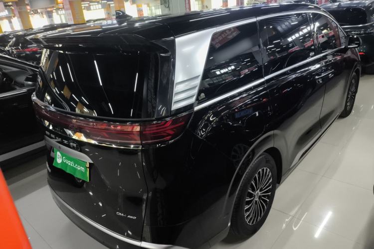 Used Denza D9 2022 DM-i 970 Four-Wheel Drive Flagship Model