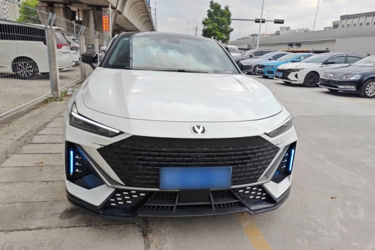 Used CHANGAN UNI-V 2024 1.5T High-Energy Version Front