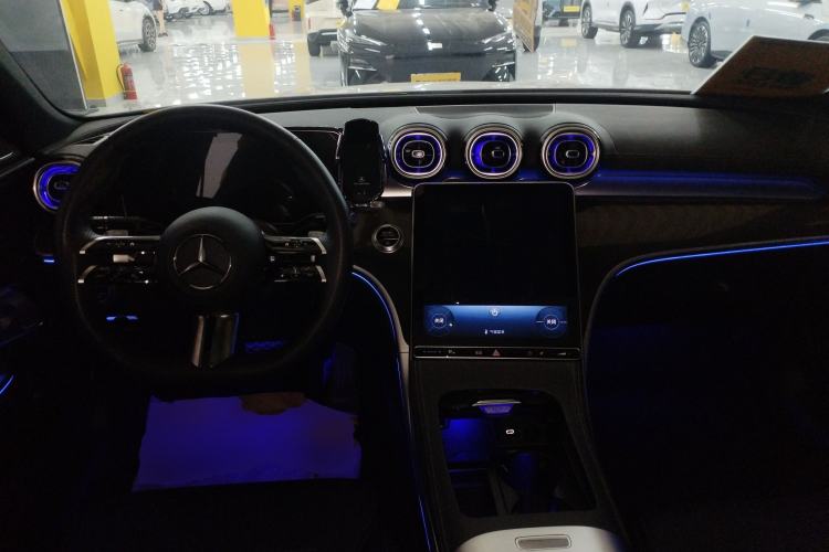 Used Mercedes-Benz C-Class 2023 Restyled C 260 L Night Edition Sports Version Center Console