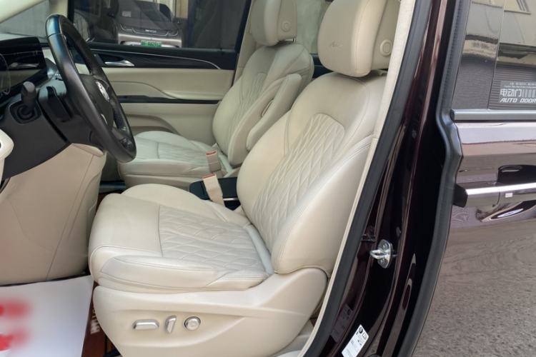 Used Buick GL8 2020 Avenir Avia Six-Seat Deluxe Edition Left Front Seat