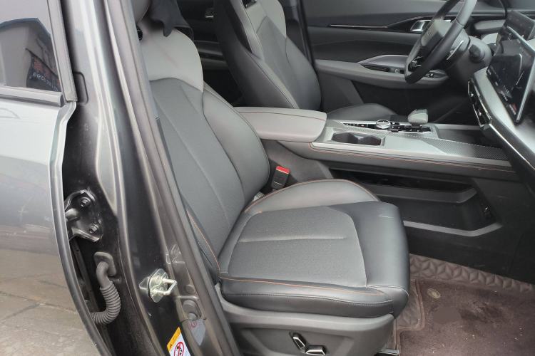 Used Oshan Z6 New Energy 2023 ZhiDian iDD 150KM Flagship PLUS Smart Parking Edition