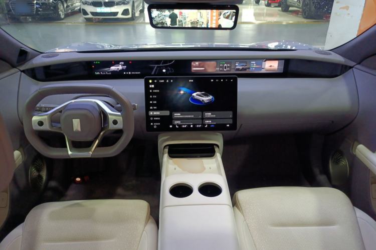 Used Avatr 06 2025 Pro Range-Extended Edition Center Console