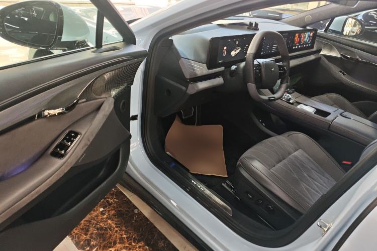 Used VOYAH PASSION 2023 Four-Wheel Drive Flagship Edition Driver Seat