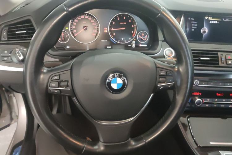 Used BMW 5 Series 2014 525Li Luxury Design Package Steering Wheel