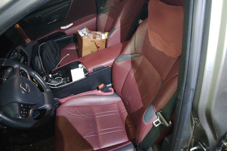 Used Lexus ES 2022 300h Silver Glow Limited Edition
