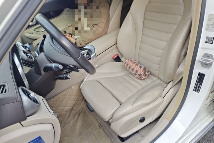 Used Mercedes-Benz C-Class 2015 Facelift C 200 L
