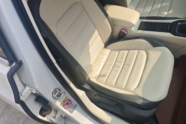 Used Volkswagen Lamando 2015 280TSI DSG Comfort Edition
