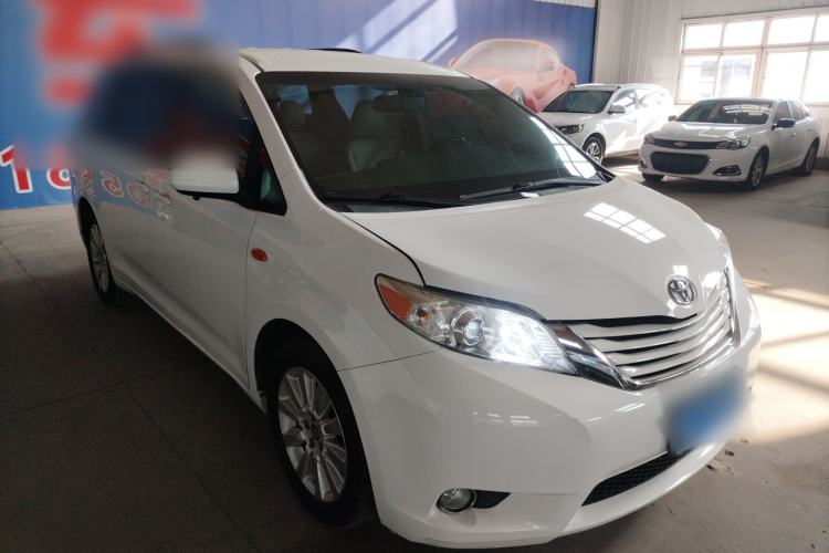 Used Toyota Sienna 2015 3.5L Four-Wheel Drive L