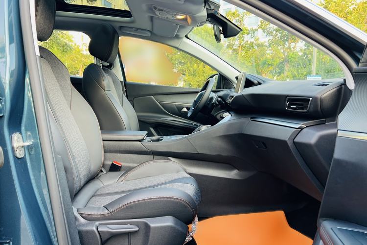 Used Peugeot 5008 2017 380THP 7-Seater Elite Edition
