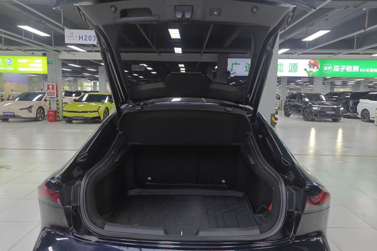 Used CHANGAN UNI-V 2022 1.5T Prestige Version Trunk