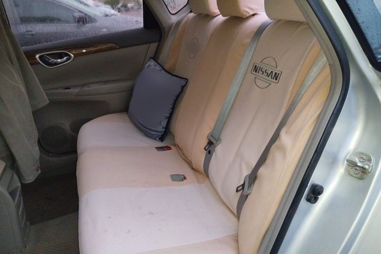 Used Nissan Sylphy 2014 1.6XV CVT Deluxe Edition Interior 4