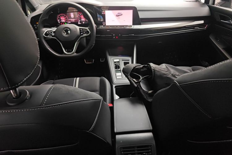 Used Volkswagen Golf 2021 280TSI DSG R-Line Center Console