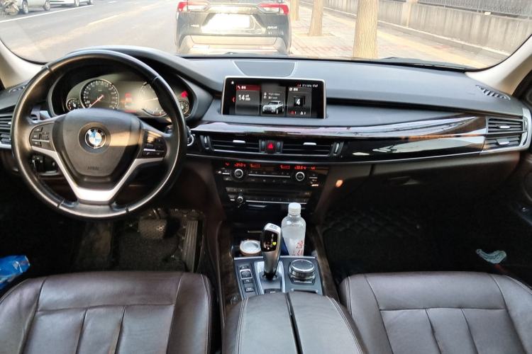 Used BMW X5 2018 xDrive28i Center Console