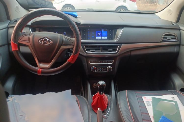 Used CHANGAN KAICHENG Oushang A600 2017 1.5L Manual Standard Edition Center Console